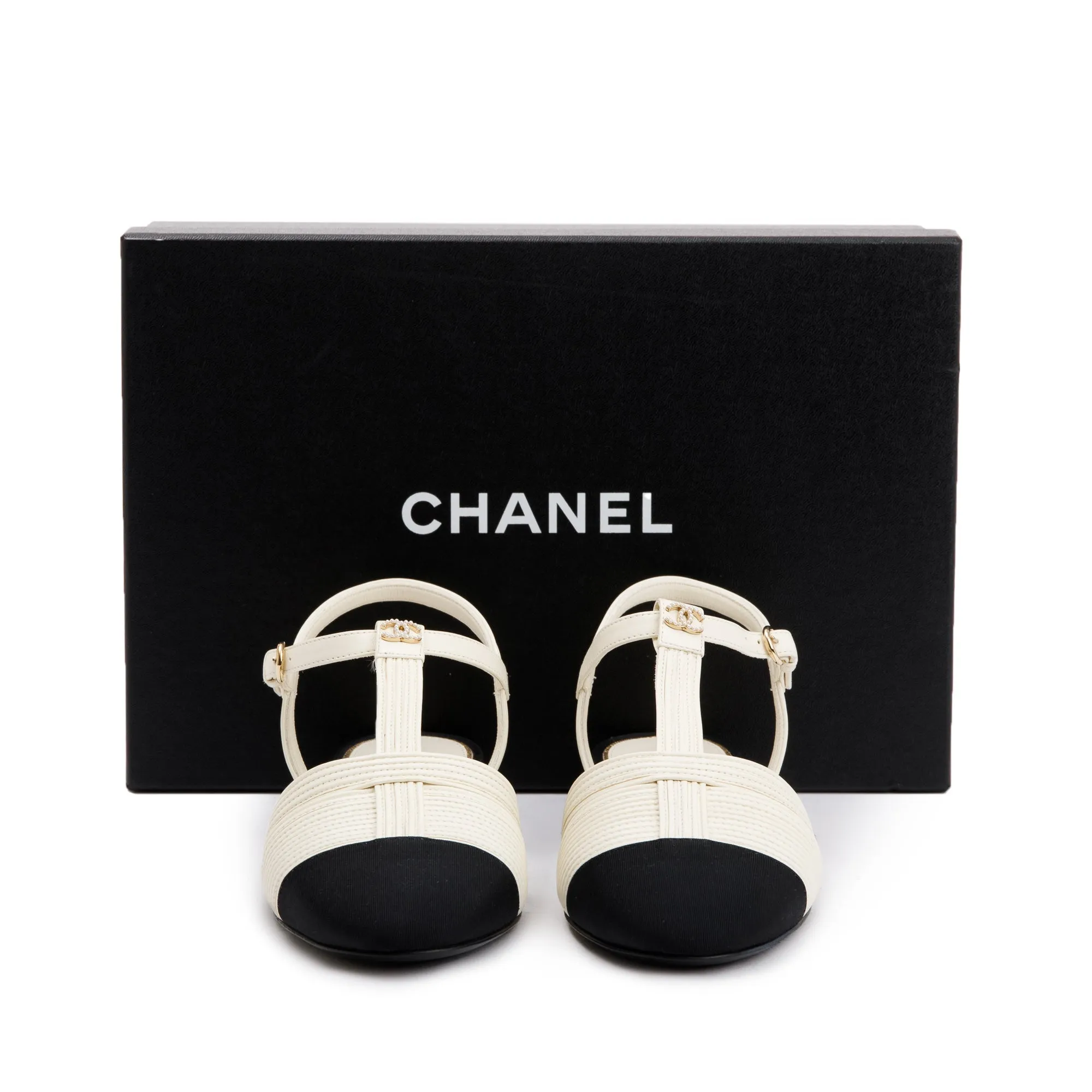 Chanel 2023 White/Black Lambskin Interlocking CC Logo Slingback Flats, Size 38 w/ Box