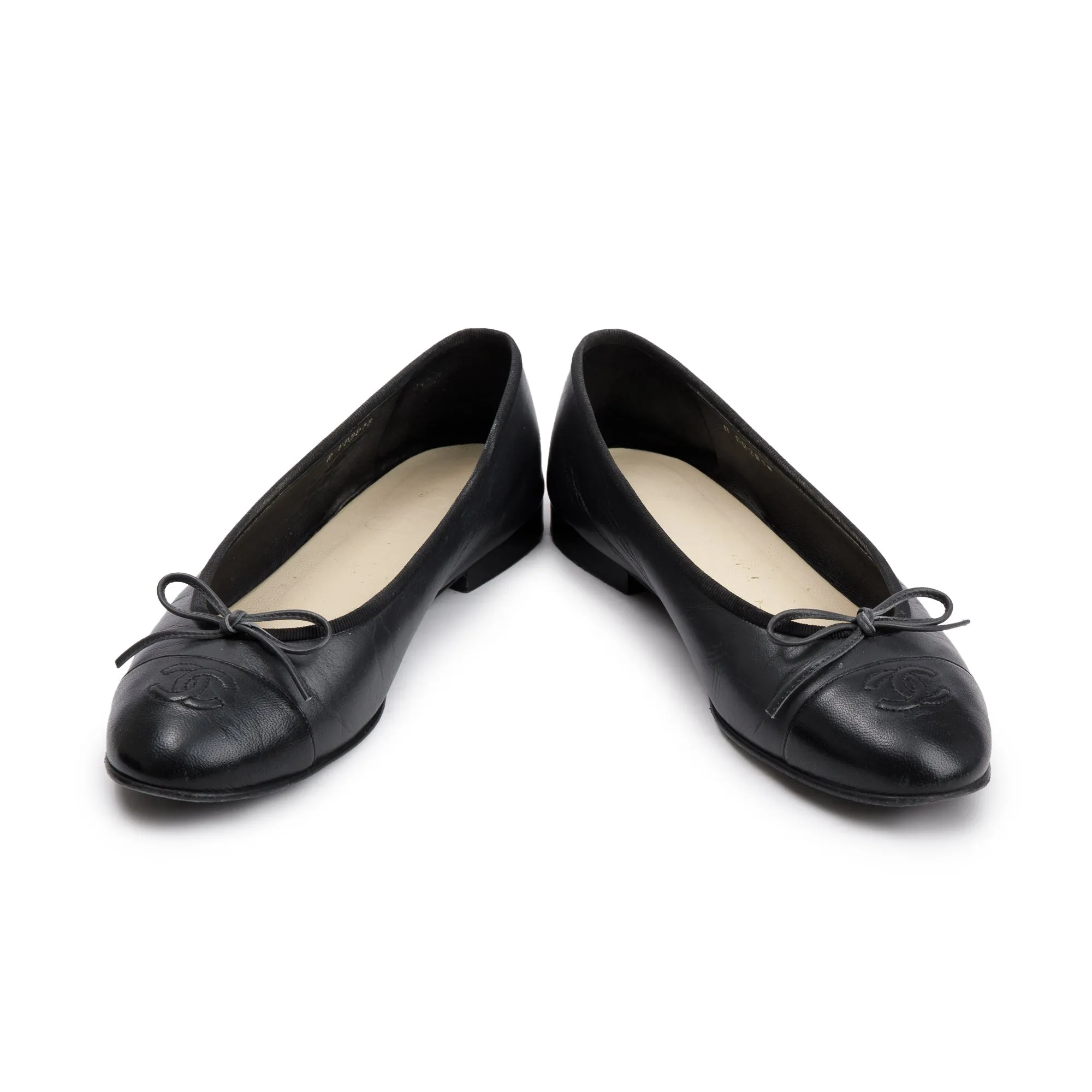 Chanel Black Lambskin Leather Interlocking CC Logo Flats, Size 40.5 w/ Box