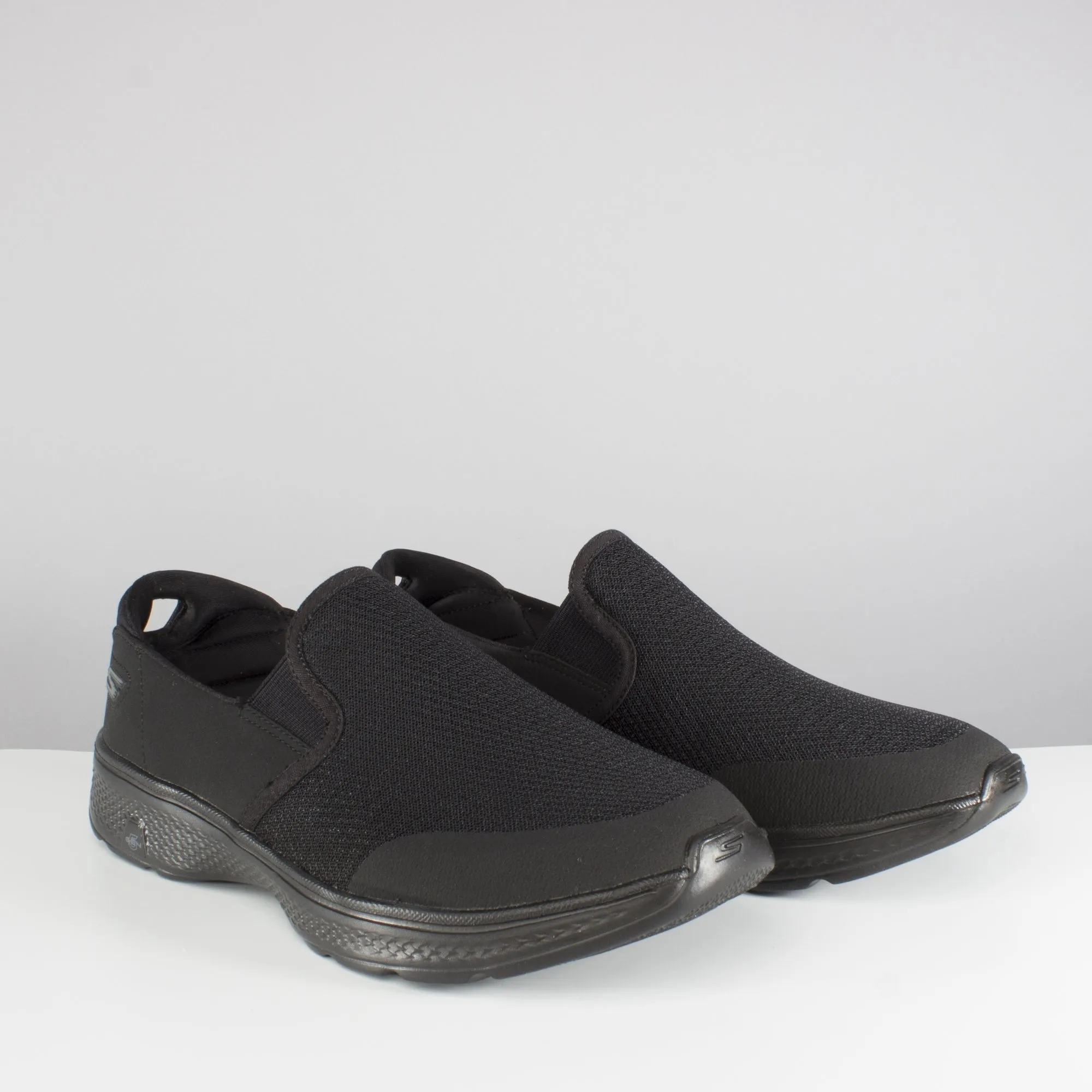 GO WALK 4 CONTAIN Mens Slip On Trainers Black