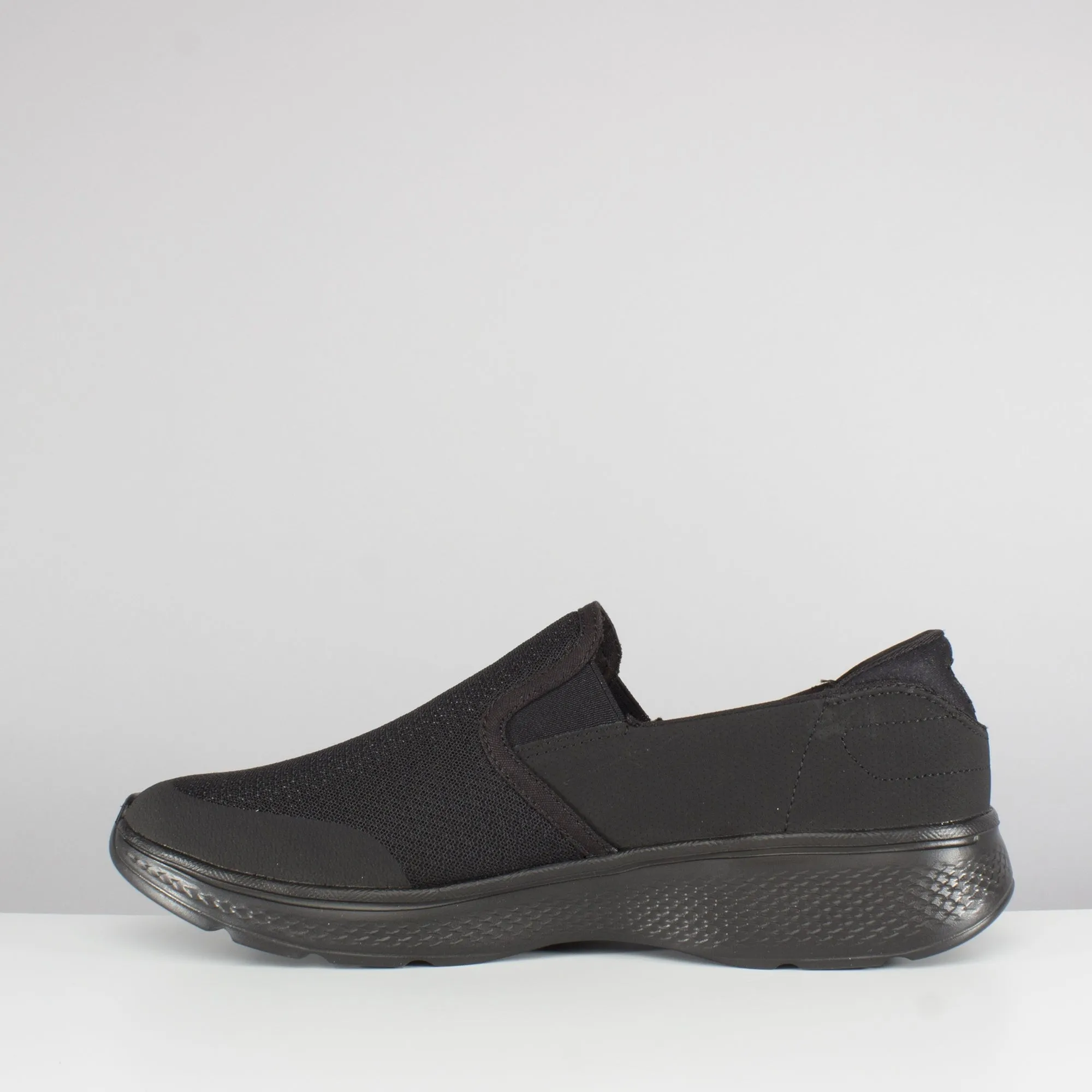 GO WALK 4 CONTAIN Mens Slip On Trainers Black