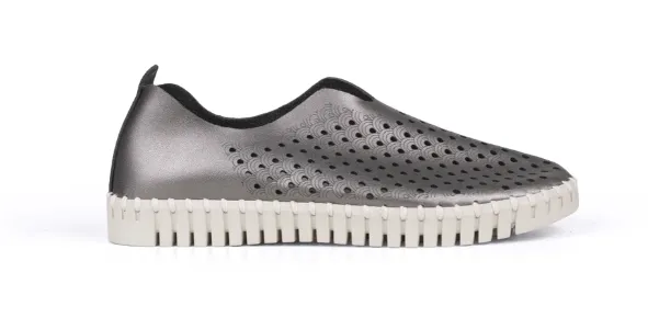 Ilse Jacobsen Tulips Flats - GUN METAL