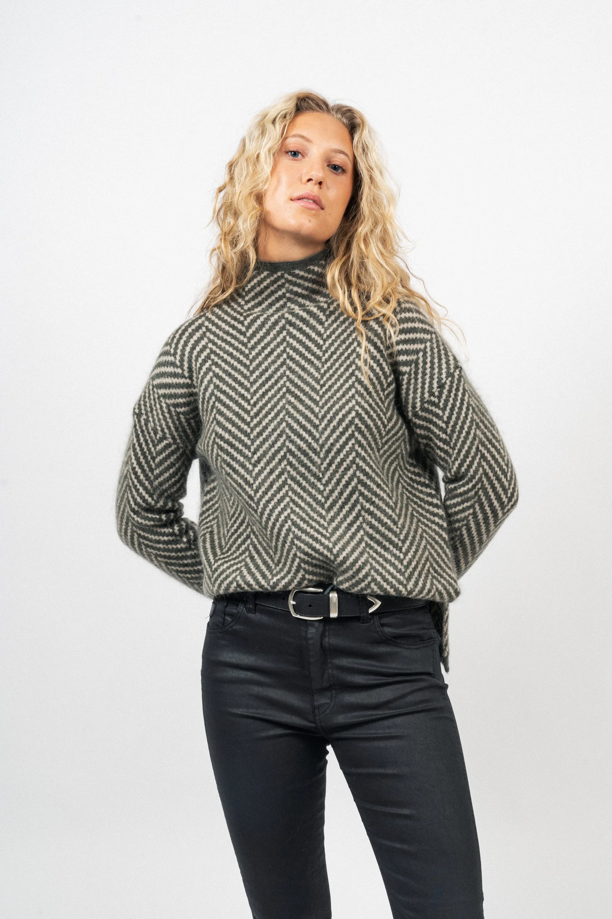 Malena F - Montana Tonal - Black