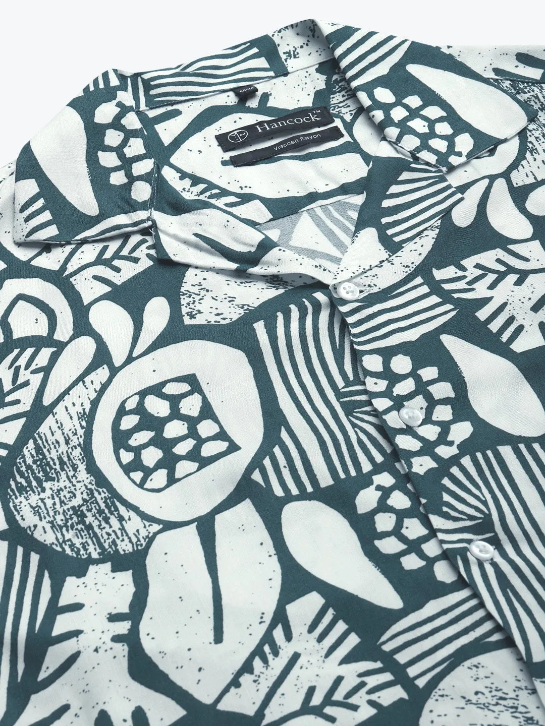 Men Green & White Printed Viscose Rayon Relaxed Fit Casual Resort Shirt