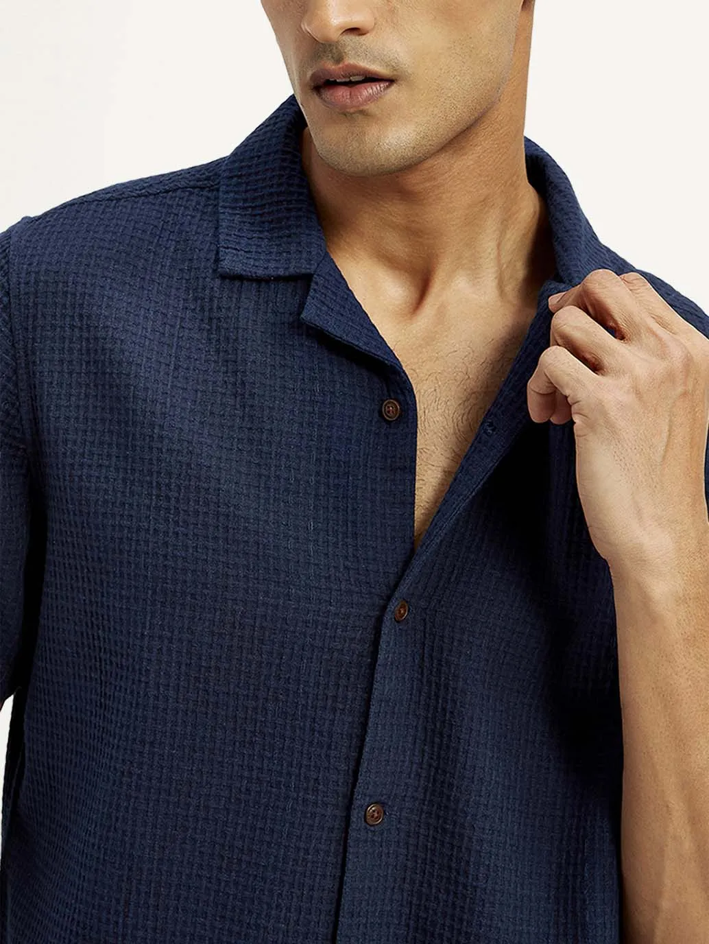 Men's Resort Collar Textured Relaxed Fit Shirt