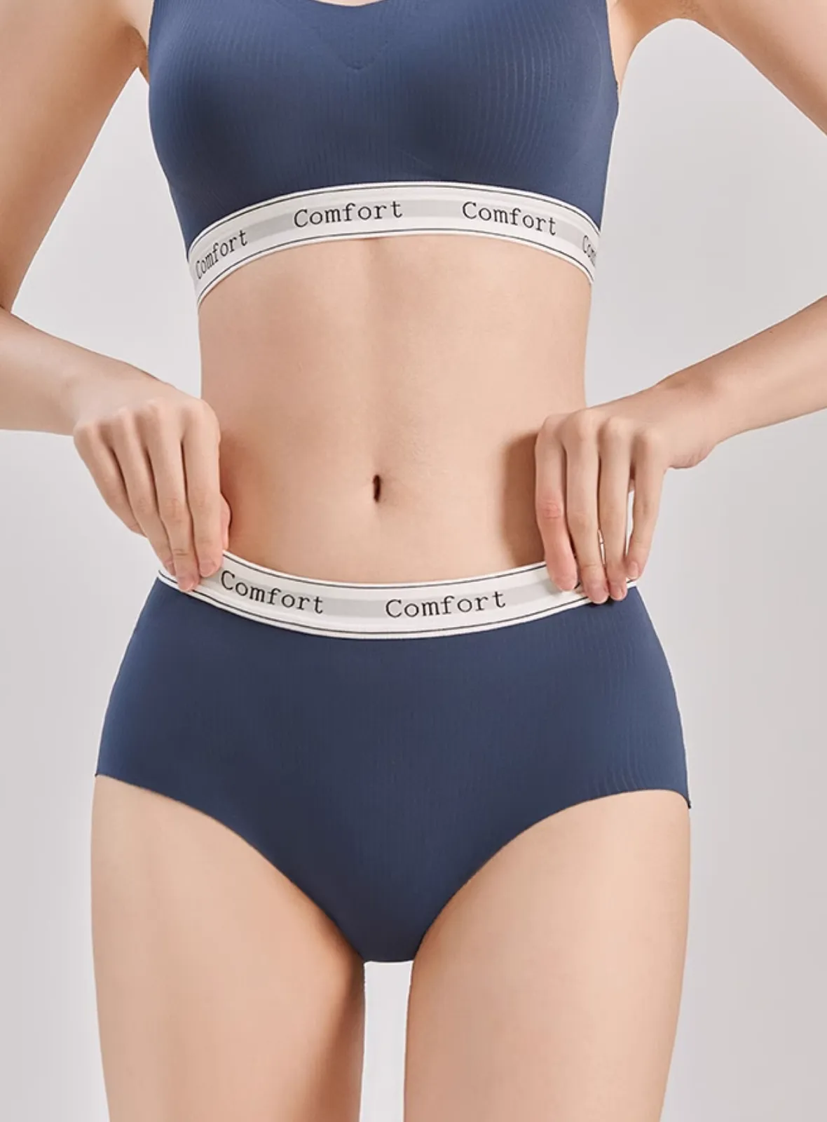 Premium Naya Seamless Ice Silk Set in Navy