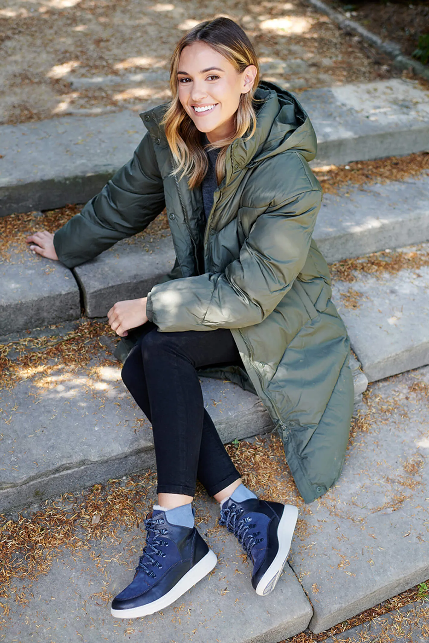 Strive Cotswold Boots Navy Leather